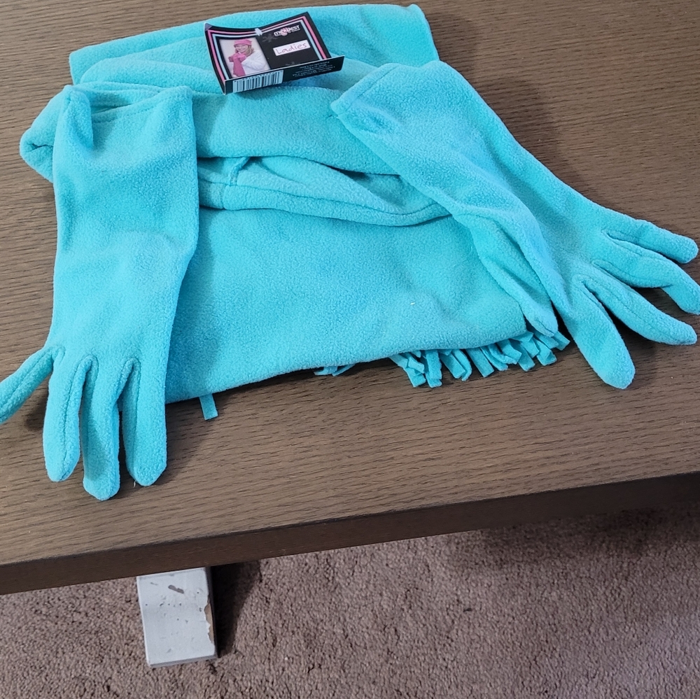 Midwest Gloves, Hat & Scarf Combo